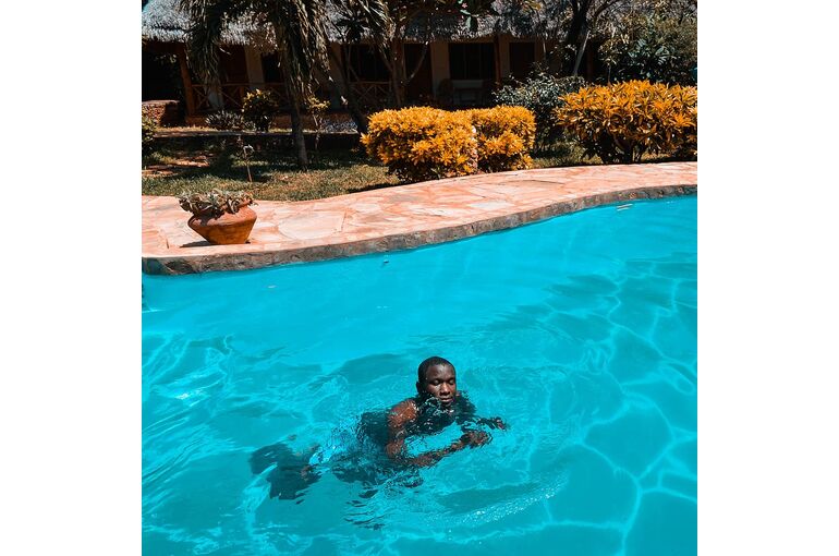 dug-out-pool-swimming-swimming-pool