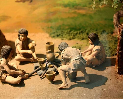 primitive-man-the-ancients-statue
